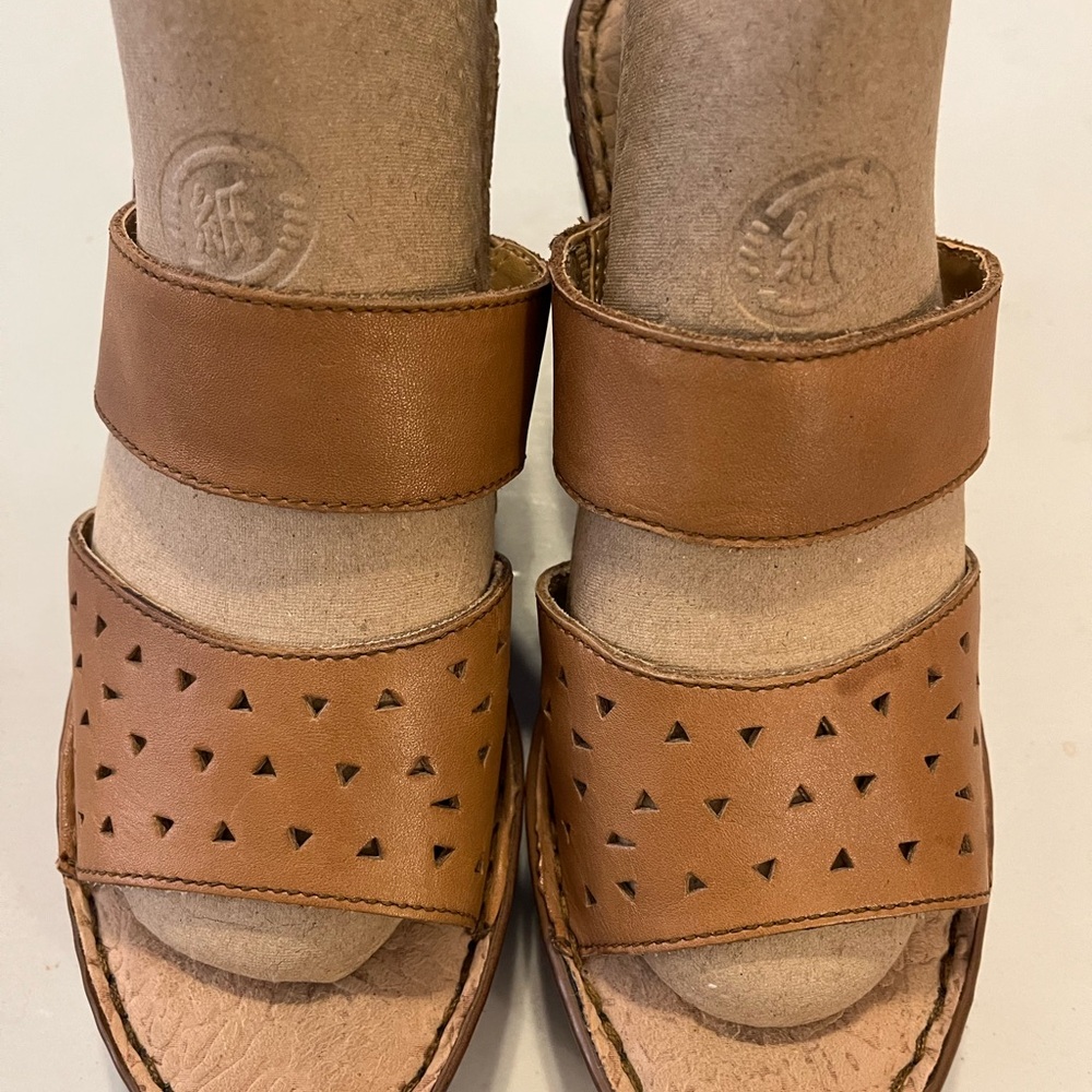 Elegant Tan Leather Sandals